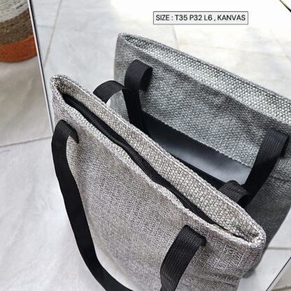 Tas Totebag Wanita Fashion tali hitam Tas Bahu samping murah bisa dropshiping gantungan kunci bunga - Gambar 5